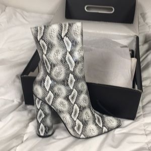 New and never worn FashionNova Midnight Lover Boot